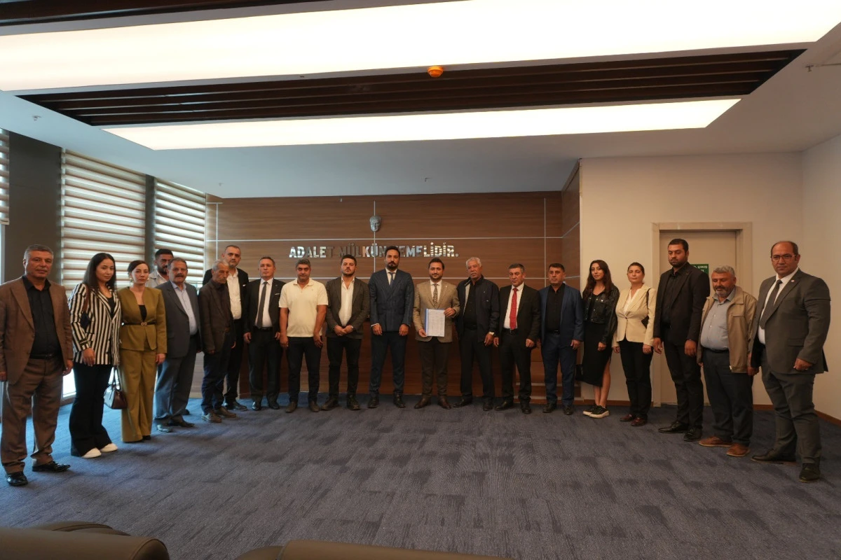 Eren Kaşısarı mazbatasını aldı