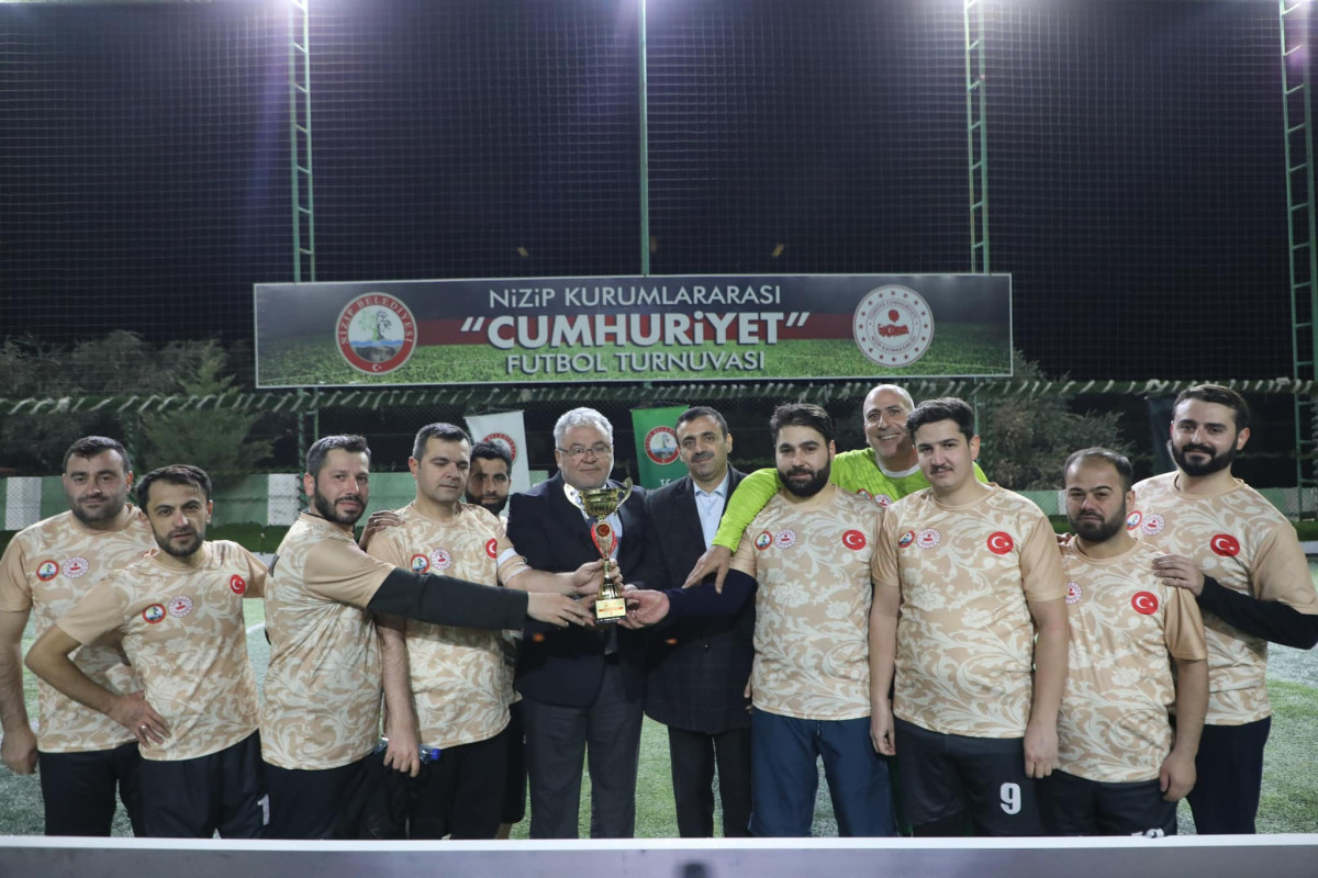 Nizip’te Cumhuriyet Futbol Turnuvası tamamlandı