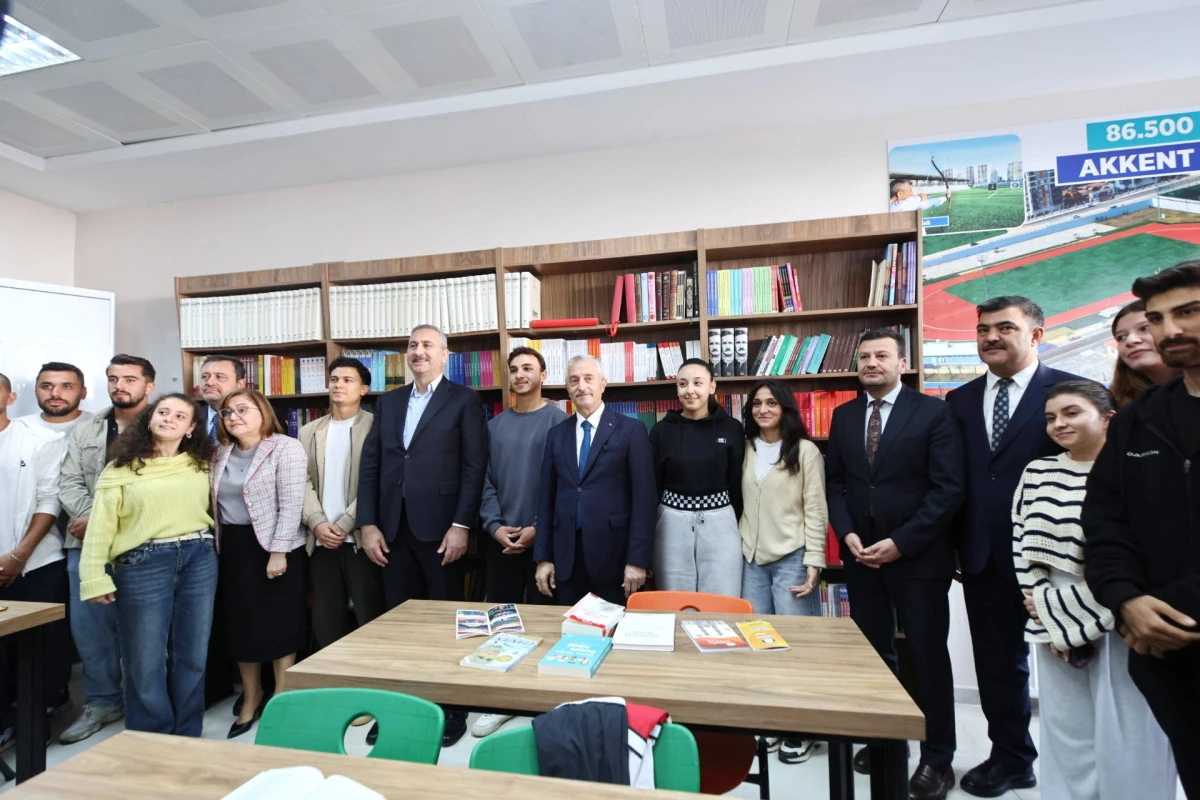 ŞAHİNBEY BELEDİYESİ GEN&Ccedil; OFİSİ KAPILARINI &Uuml;NİVERSİTELİ GEN&Ccedil;LERE A&Ccedil;TI