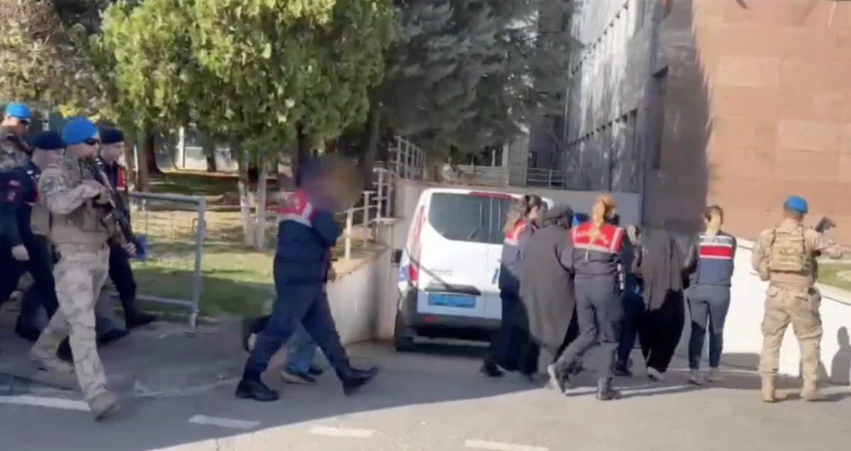 TERÖR ÖRGÜTÜNÜN FİNANSMAN AĞINA ŞAFAK OPERASYONU